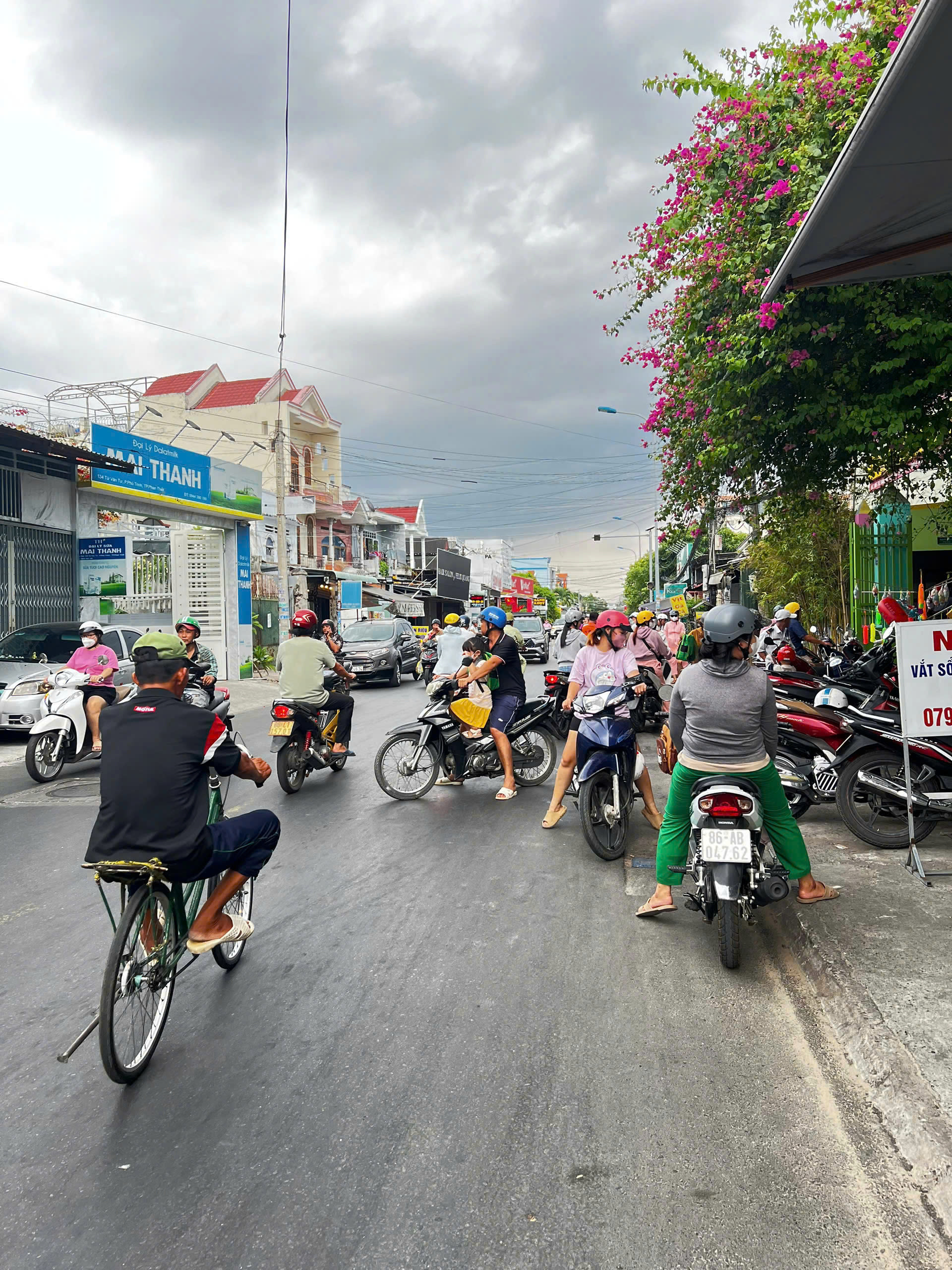 Bán dãy nhà trọ hẻm ô tô đường Từ Văn Tư