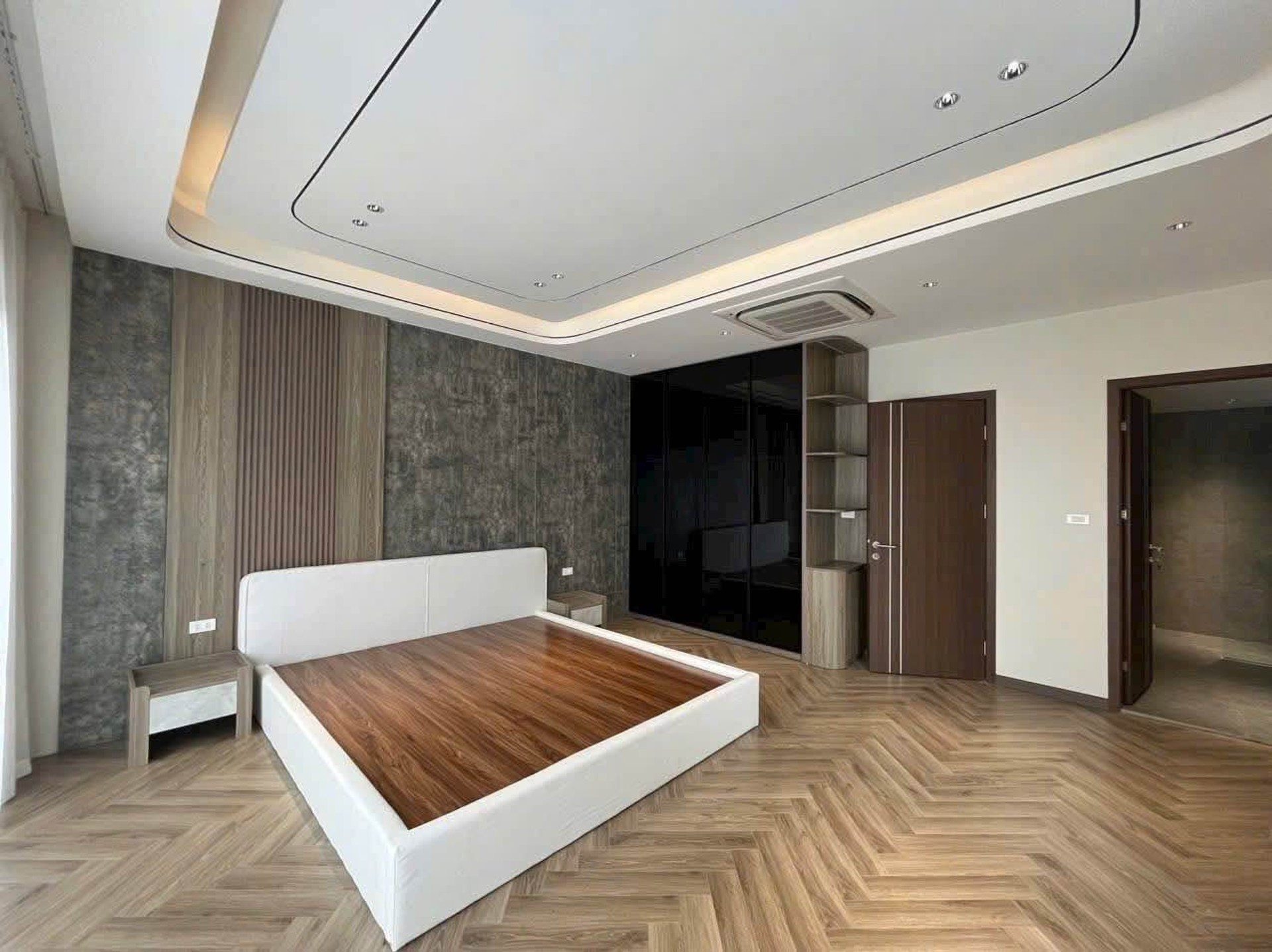 BÁN NHÀ MỚI 6 TẦNG THANG MÁY - CÁCH MẶT PHỐ MAI PHÚC 1 NHÀ