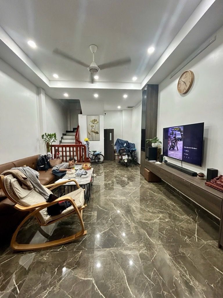 🏠TRUNG TÂM PHÚC ĐỒNG -LONG BIÊN- 10M RA OTO - TẶNG NỘI THẤT - KHU VỰC NHIỀU TIỆN ÍCH- GIÁ 7 TỶ NHỈNH

🌹 CHỦ ĐANG CẦN 💰 GIÁ CÒN THƯƠNG LƯỢNG

👉+ Vị trí đẹp trung tâm phường Phúc Lợi, oto cách 10m ngõ thoáng, hàng xóm nhà giàu Vinhomes Riverside. Khu vự