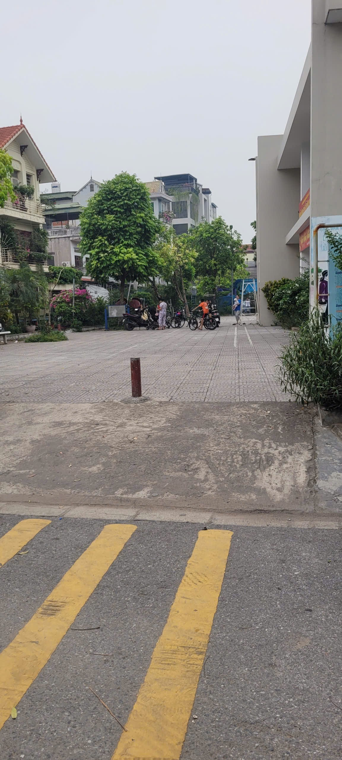 Tìm chủ mới cho ngôi nhà tâm huyết 3 tầng, khu phố văn minh Trung tâm Lòng Biên