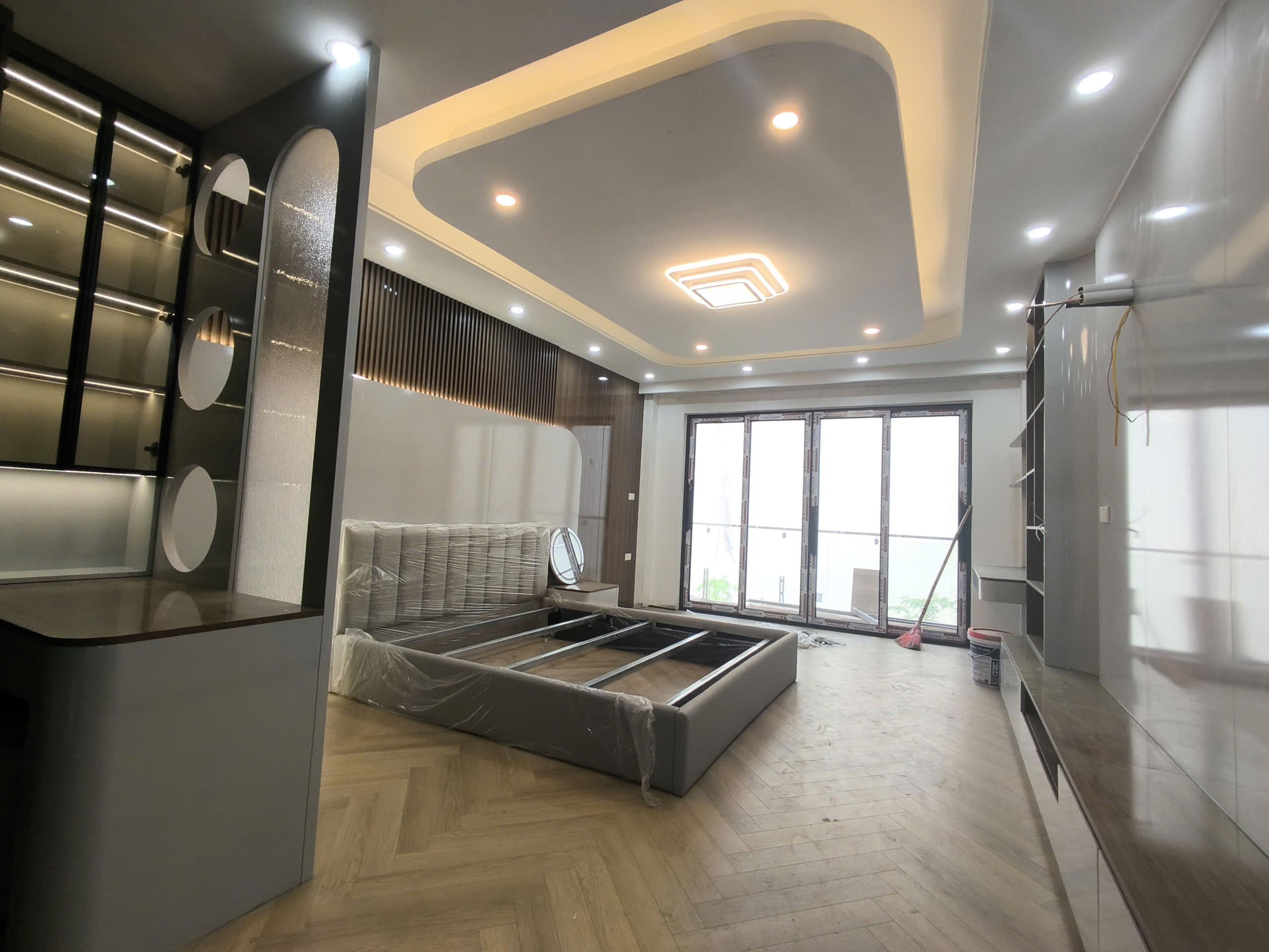 Tòa nhà 8 tầng giữa trung tâm Phúc Đồng - Chủ đang chào hơn 3x