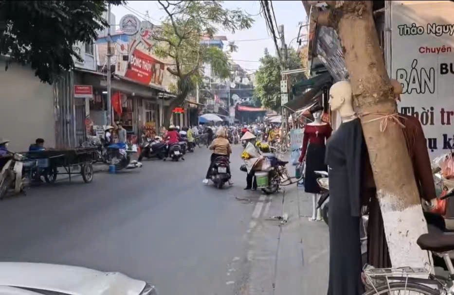 Bán đất 221.9m² có sẵn 200m² thổ cư ngang 9m giá 17 tỷ tại Phường Phúc Yên