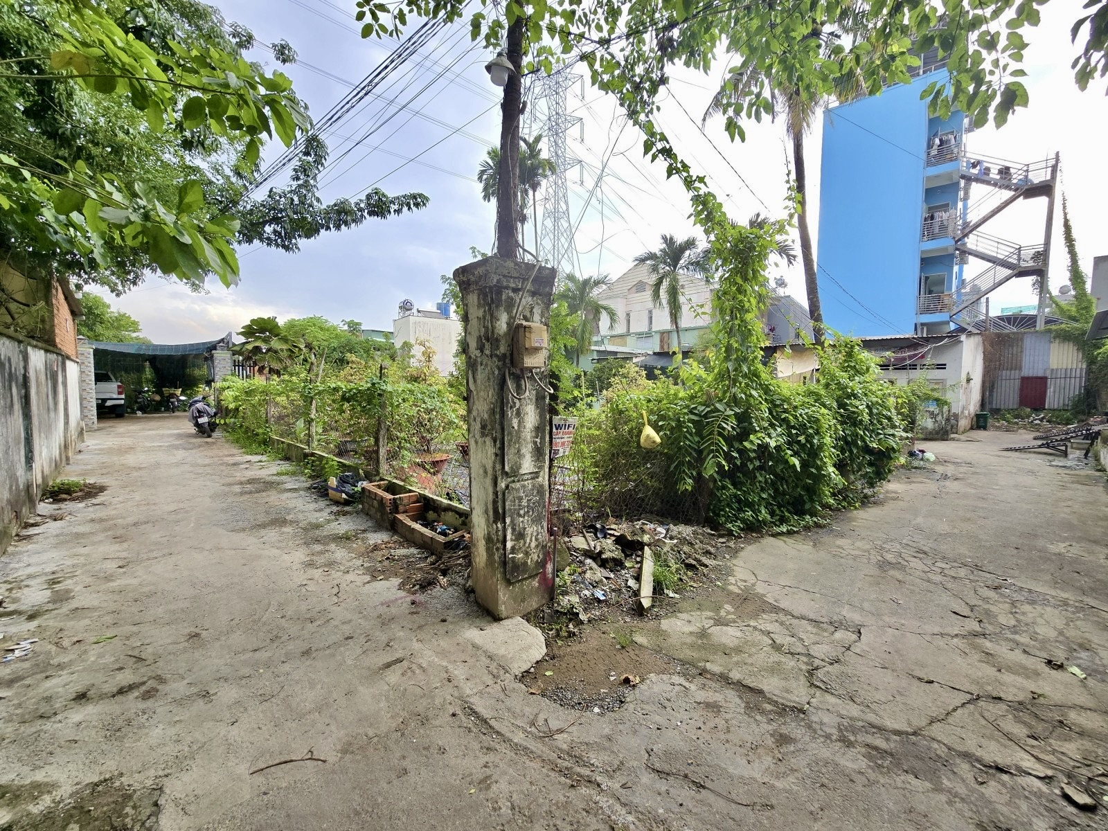 BÁN ĐẤT HẺM XE HƠI PHƯỚC BÌNH, QUẬN 9 - 68M2 (5/5.5x13M) - ĐẤT NỀN XE HƠI THÔNG NGANG 5.5M NỞ HẬU TÀI LỘC - GIÁ 4.4 TỶ