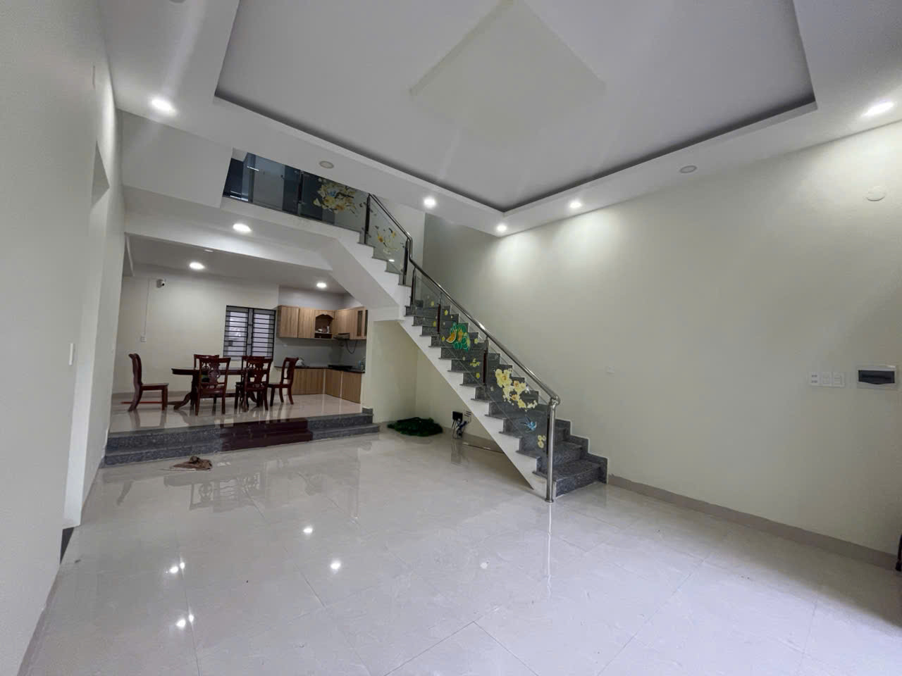 CHO THUÊ MẶT BẰNG KINH DOANH CHỈ 7TR/T ĐƯỜNG TRẦN NHẬT DUẬT, P NHA TRANG. LH 0935 964 828 - E Hiền
