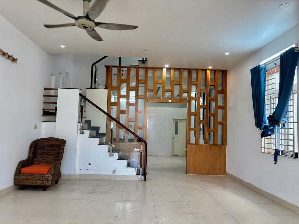 BDS HVL Cho thuê nhà góc 2Mt Phường PLB Quận 9