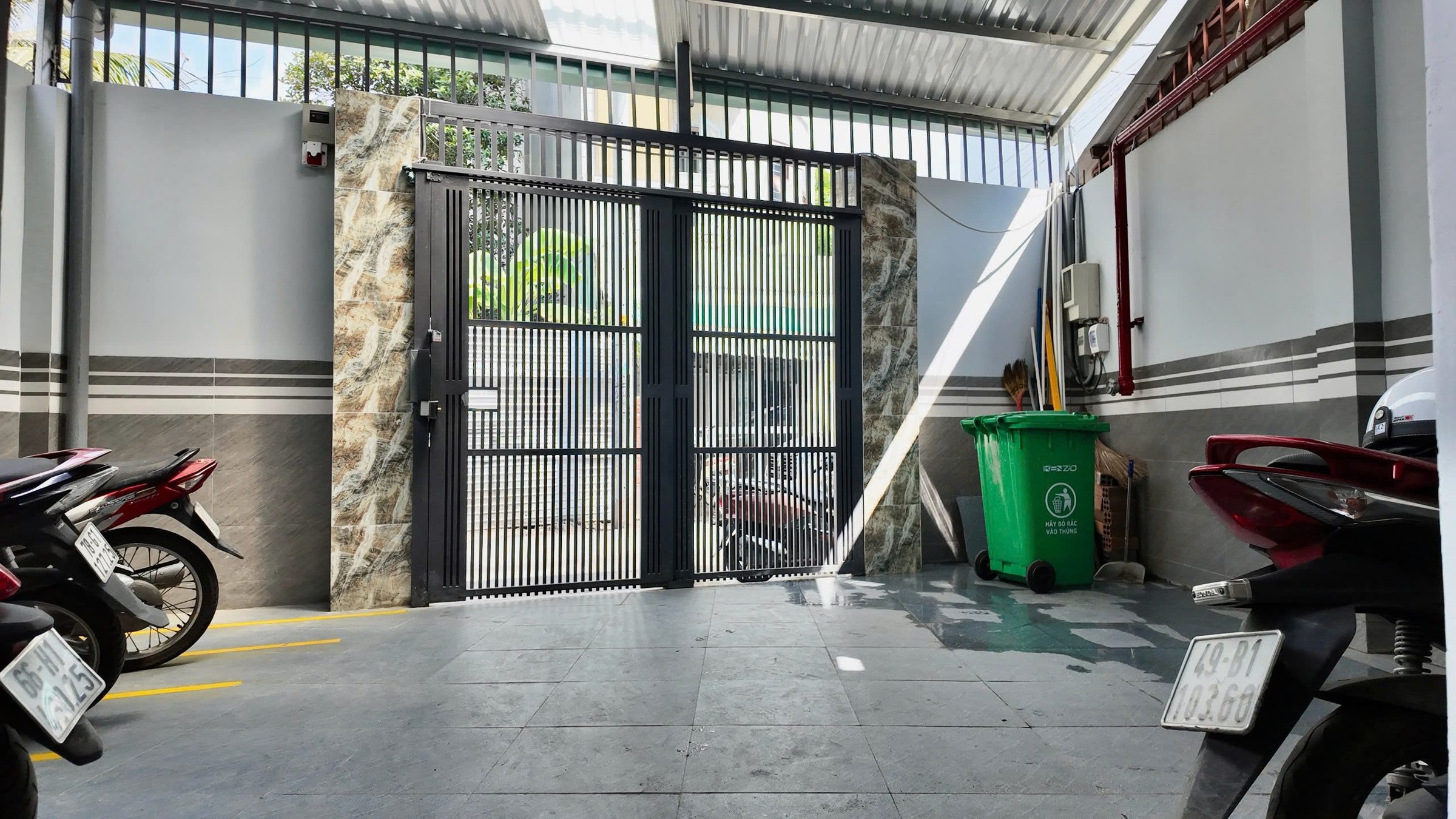 BDS HVL - Bán tòa nhà căn hộ dịch vụ 5 tầng +sân thượng (có 22 phòng).