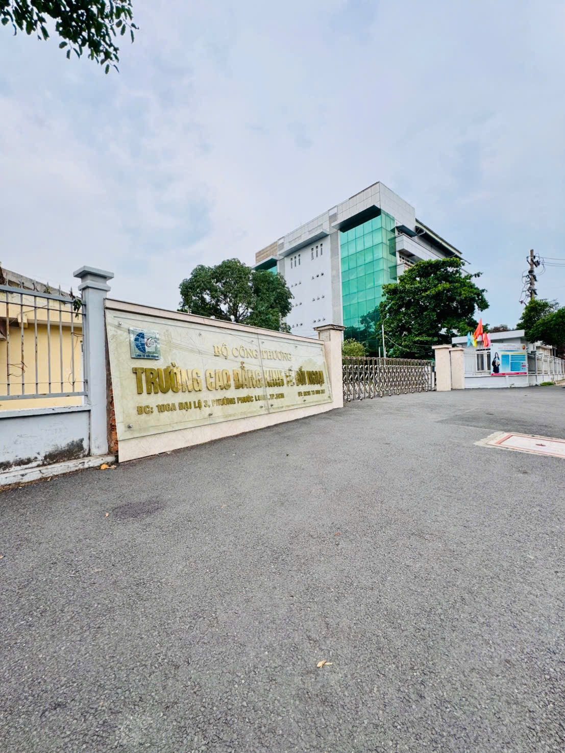 BÁN NHÀ MẶT TIỀN KINH DOANH PHƯỚC BÌNH - NGAY TRƯỜNG CĐ KINH TẾ ĐỐI NGOẠI - 98M2 - GIÁ 10.8 Tỷ
