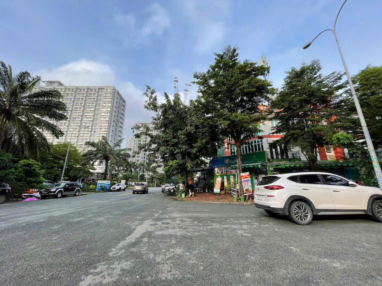 VIP! LÔ ĐẤT NỀN 120m2 ngay D1 trục chính KDC Nam Long