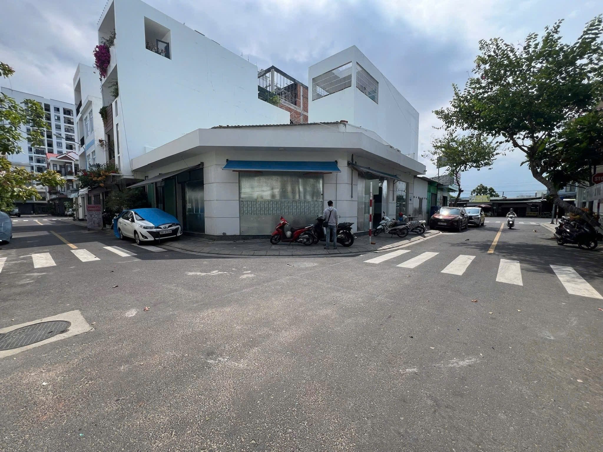 Bán lô góc tặng kèm nhà cấp 4 đang cho thuê ổn định - Tại khu TĐC Phước Long vị trí siêu đẹp