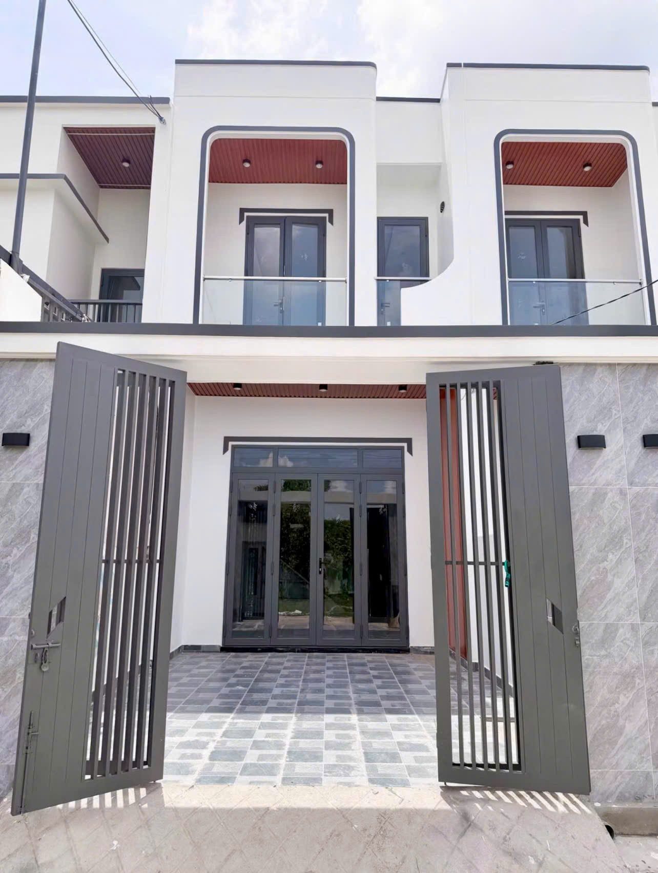 📌NHÀ MỚI ĐẸP PHƯỜNG PHƯỚC TÂN GẦN CỔNG 11