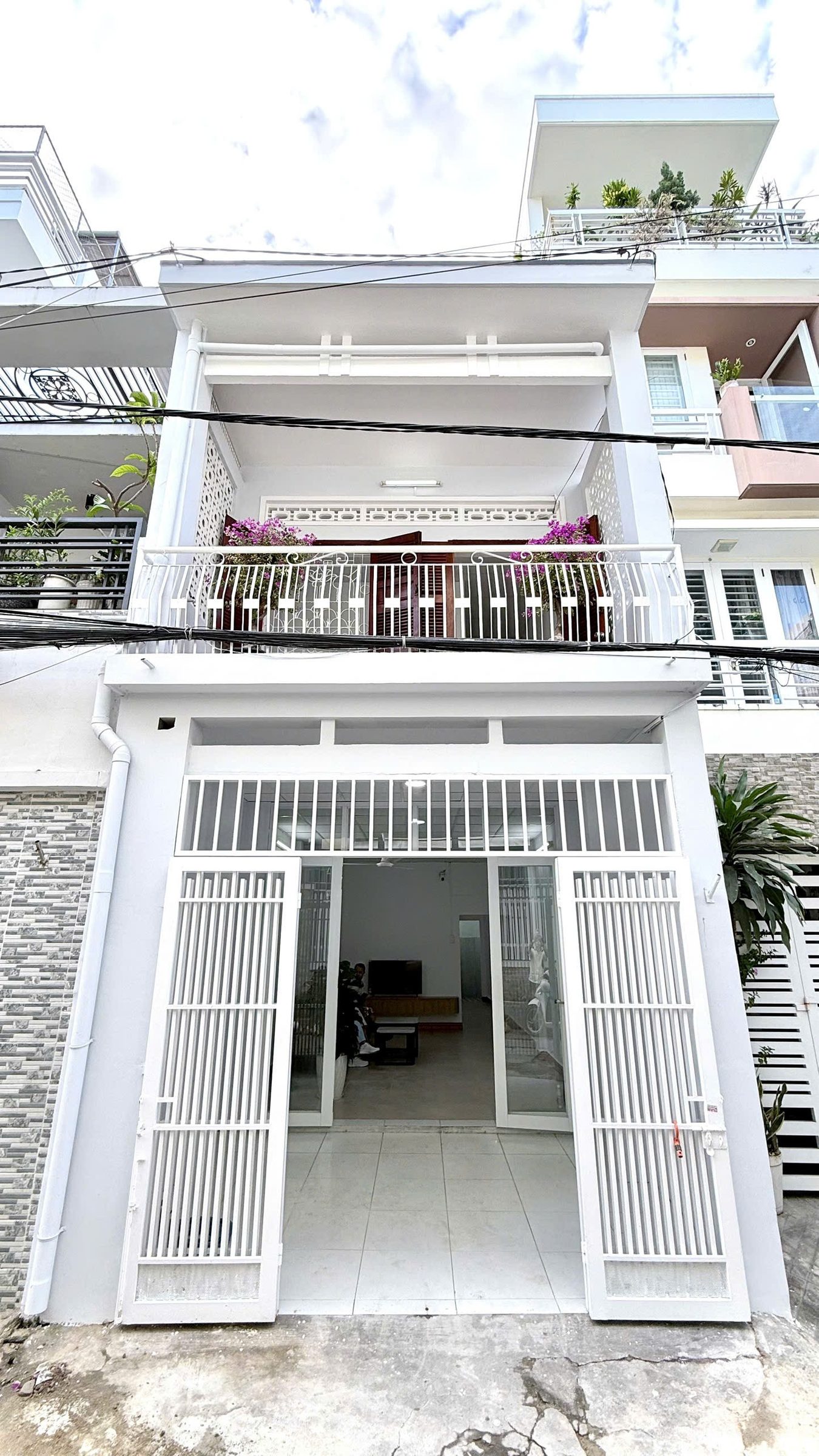 Bán nhà hẻm oto, diện tích 52m2, nhà 1 trệt 1 lầu. giá 5 tỷ 500 tại Phường Nha Trang Khánh Hòa.