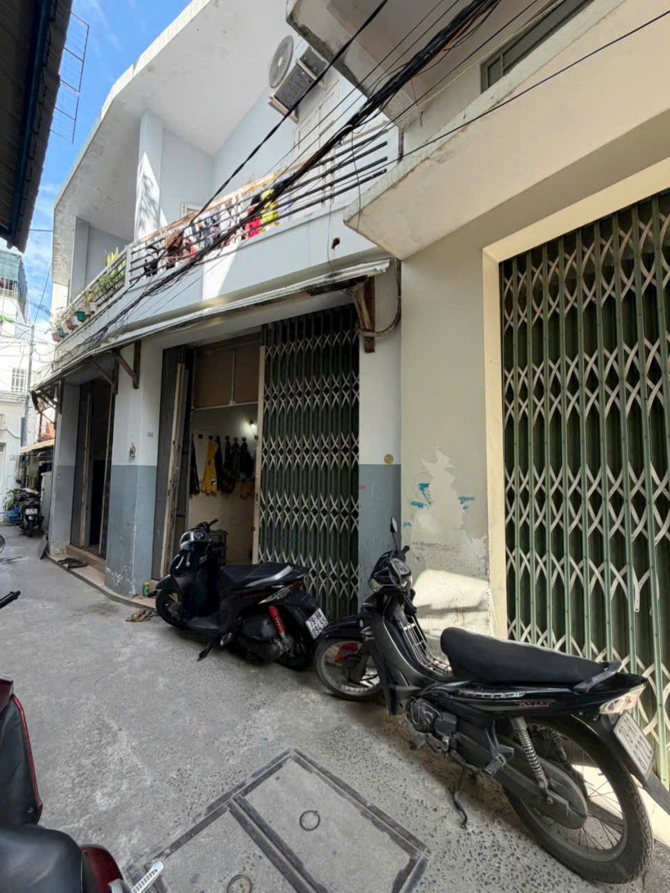 Bán Nhà riêng 111.5m2✅ Bán nhà tttp Nha Trang , hẻm sát bên Tòa Án đường Nguyễn Trãi . Giá Tốt Phường Phước Tân Thành phố Nha Trang Khánh Hòa