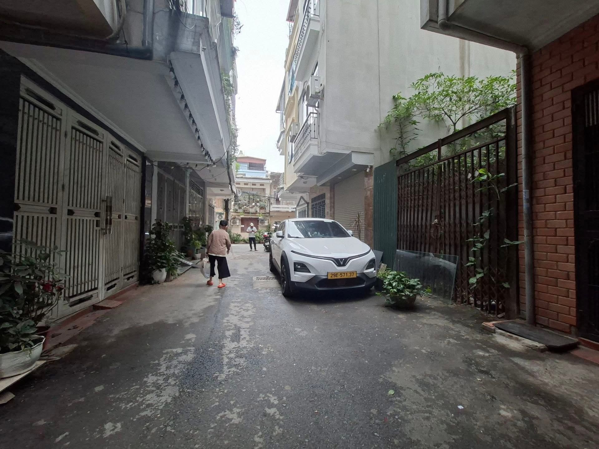 Bán Nhà VƯƠNG THỪA VŨ Nhỉnh 16 tỷ - DT 50m² x 4Tầng, Cách Phố Hoàng Văn Thái Vài Bước Chân.