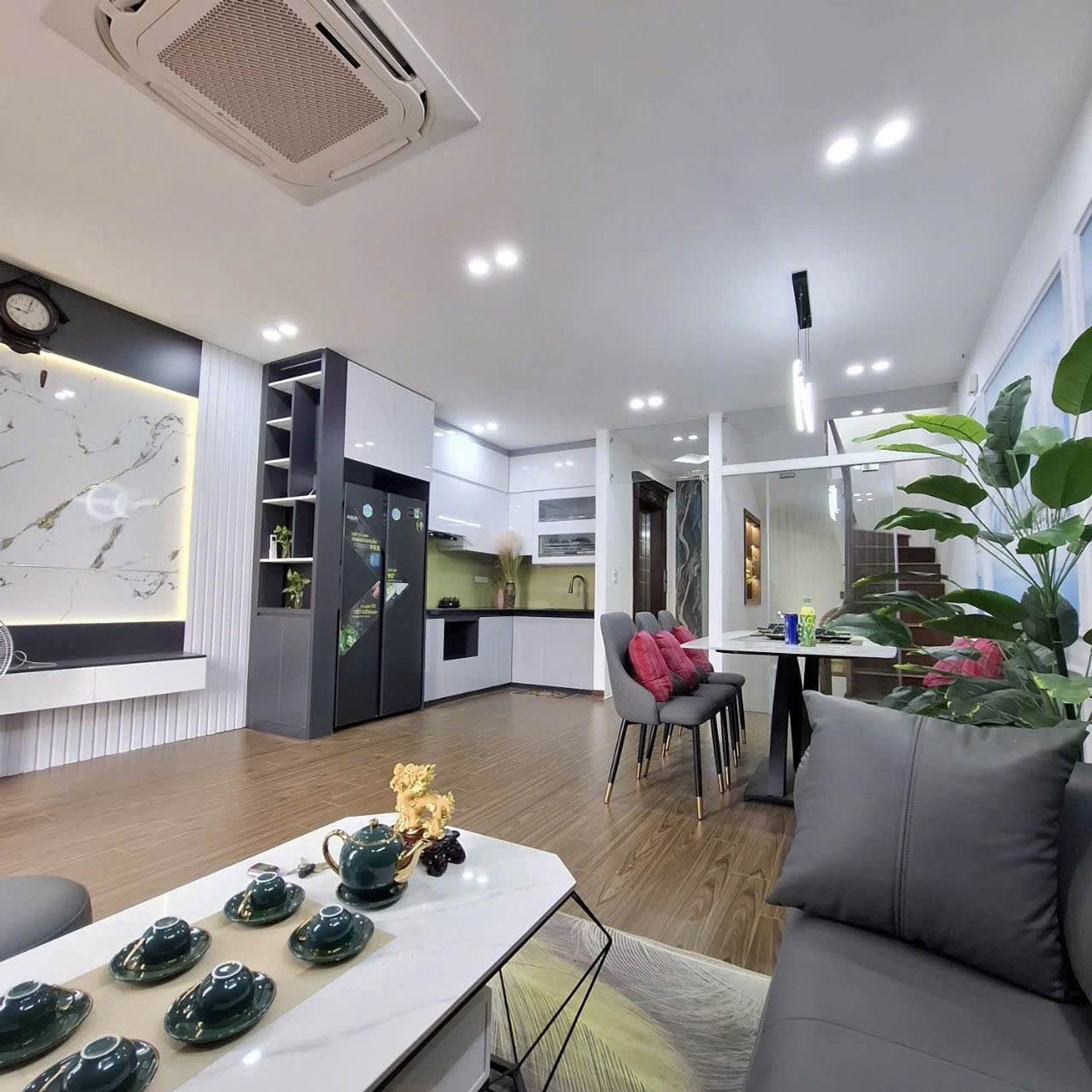 Bán nhà Vương Thừa Vũ - Thanh Xuân – Giá 20.7 tỷ – DT 46m² x 7 tầng – MT 5.1m – thang máy, ô tô đỗ trong nhà, kinh doanh