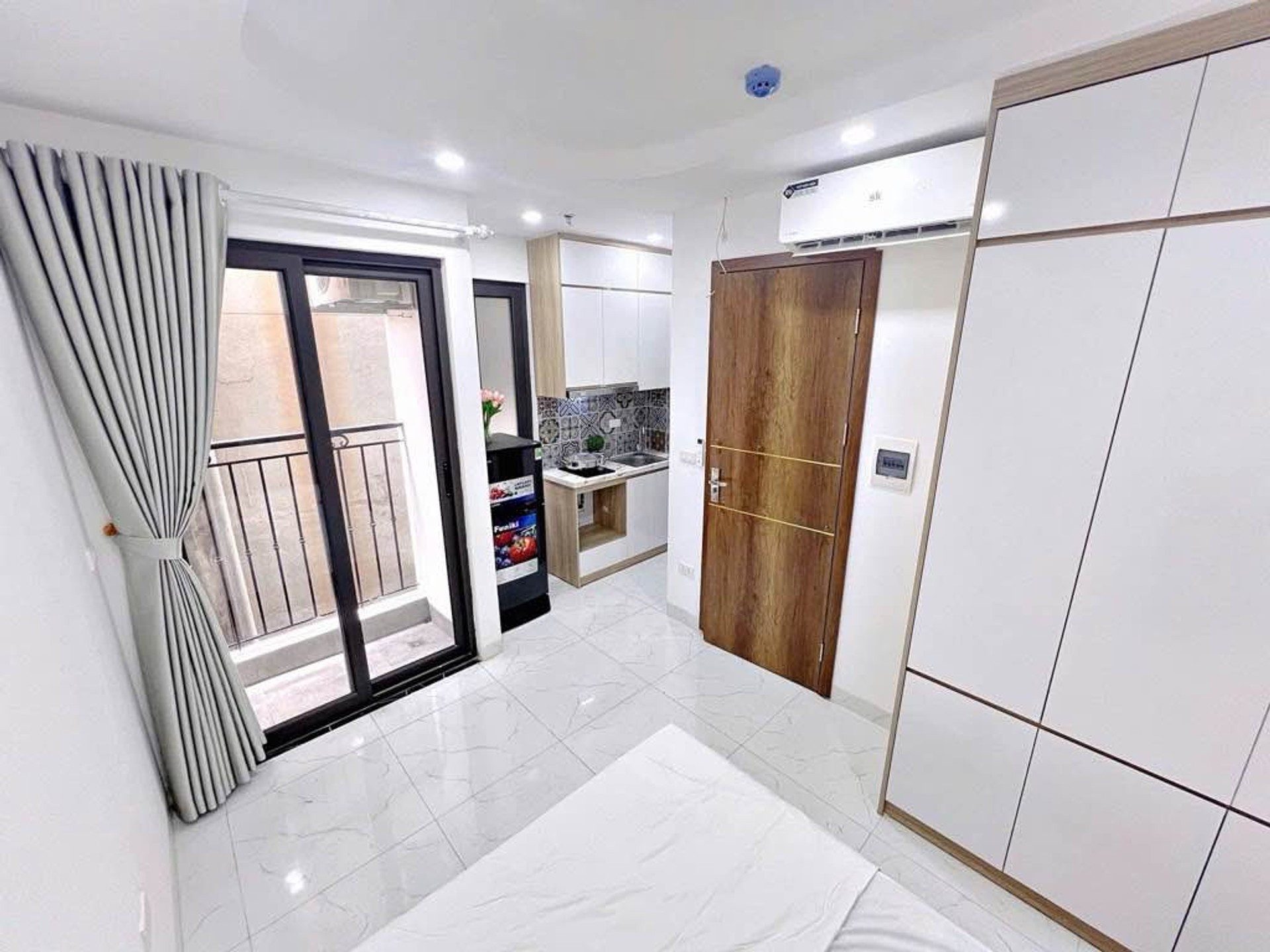 Bán nhà Hoàng Văn Thái – Giá 20.5 tỷ – DT 60m² x 7 tầng – MT 5.6m – căn hộ dịch vụ – dòng tiền 1.2 tỷ/năm