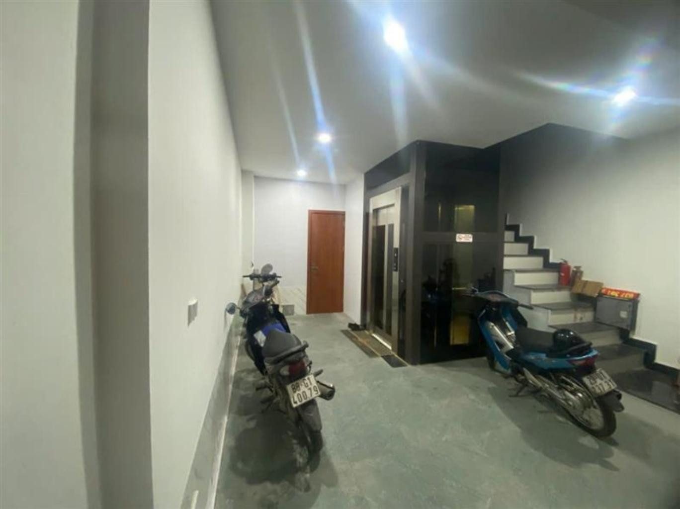 Bán nhà Hoàng Văn Thái - Thanh Xuân – Giá 18.4 tỷ – DT 51m² x 5 tầng – MT 5m – thang máy, ô tô, 2 thoáng
