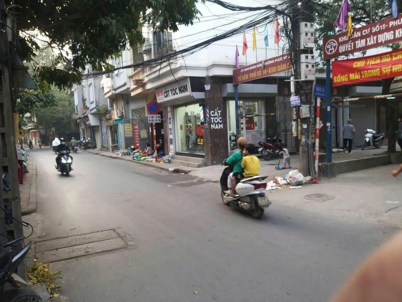 Cho thuê nhà MP Nguyễn Văn Trỗi, Thanh Xuân 40M.x 3 tầng giá 15 triệu KD TỐT