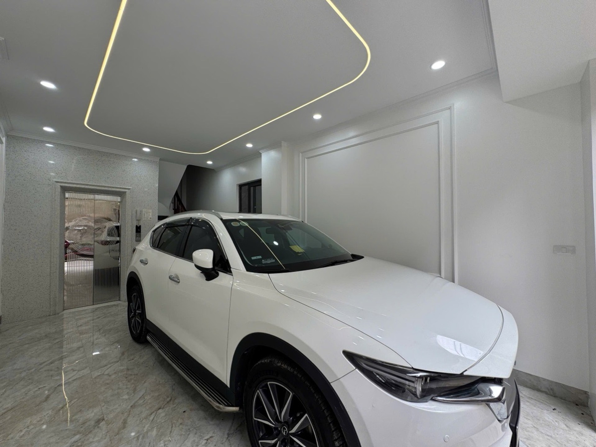 Bán nhà Nguyễn Văn Trỗi - Thanh Xuân – Giá 16.8 tỷ – DT 40m² x 7 tầng – MT 4m – Lô góc thang máy, Ô tô vào nhà, Sát phố Giải Phóng