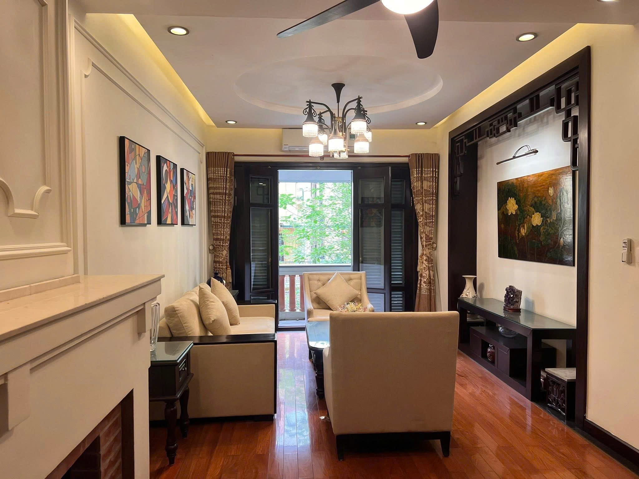 Cho Thuê Nhà Phố Tô Ngọc Vân - Quảng An - Tây Hồ 100M² 4 Tầng 5 Ngủ kk- Full Nội Thất Cao Cấp - Sân Vườn - Giá Thuê 50tr