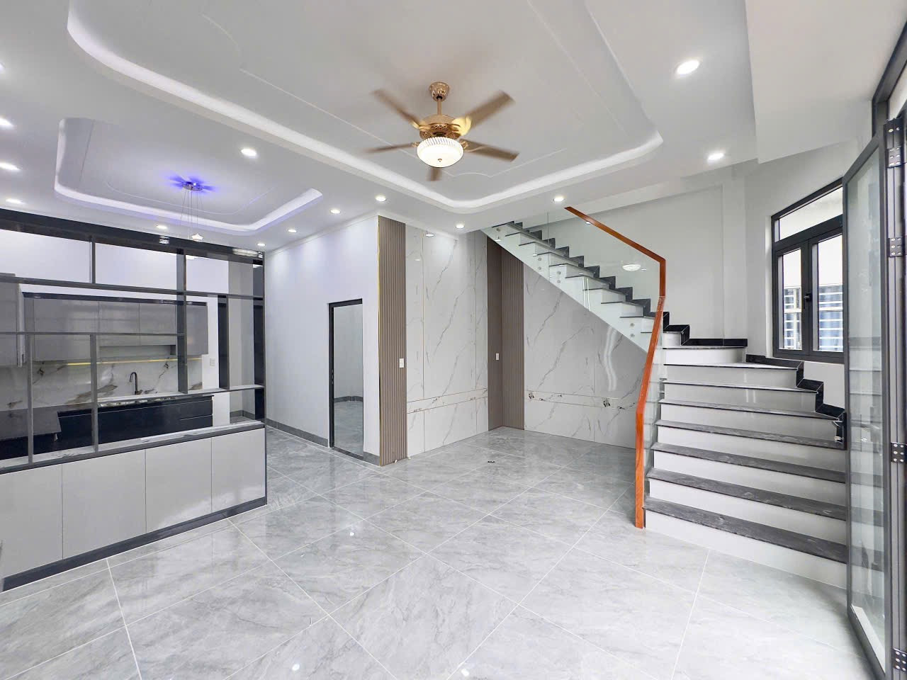 Bán nhà 1 trệt 1 lầu Phường Quang Vinh , Biên Hoà  Sổ Riêng Thổ Cư 💯 % ( sổ hoàn công )