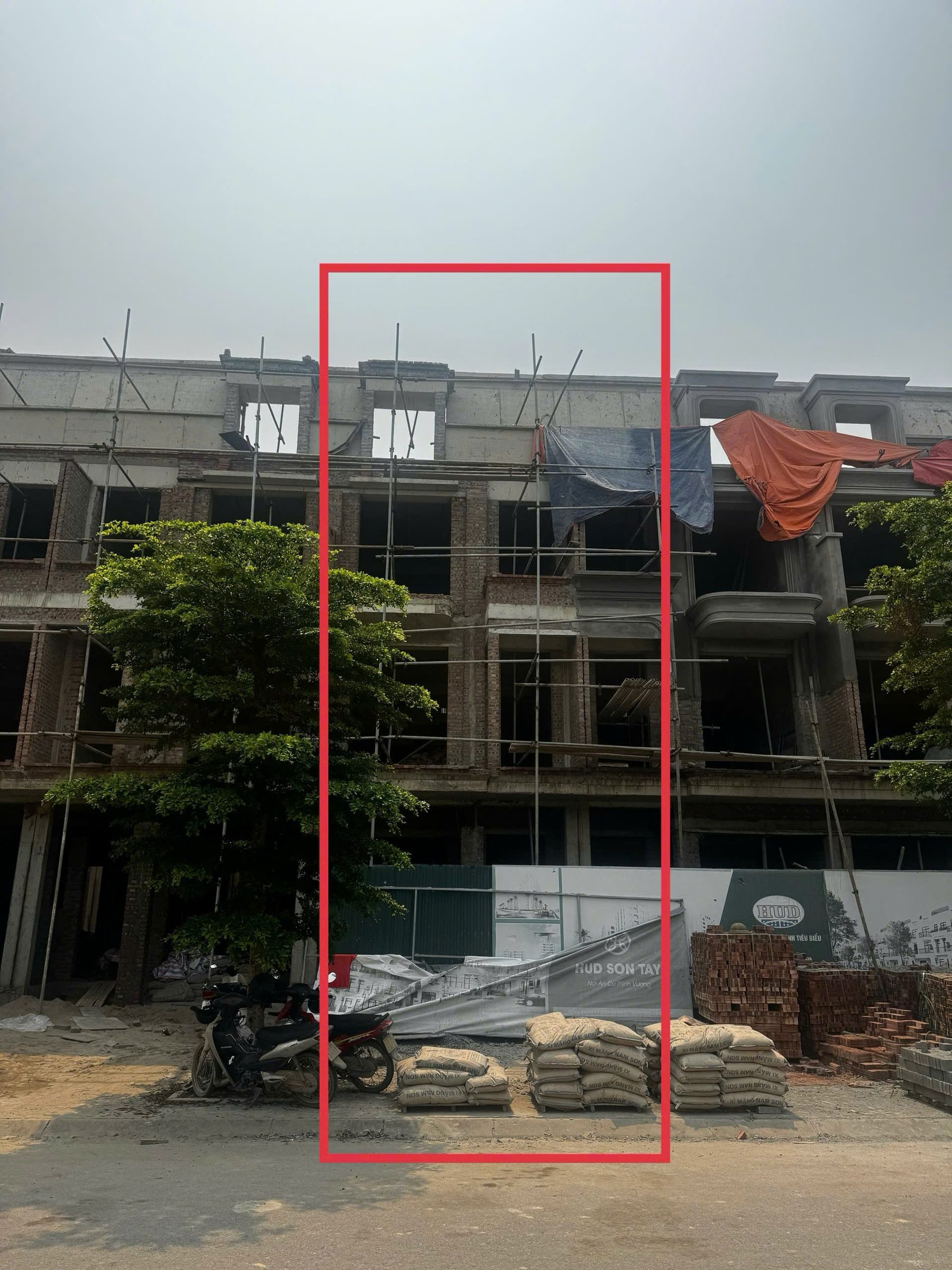 Bán nhà 95m² có sẵn 995m² thổ cư ngang 5m giá 9.5 tỷ tại Phường Sơn Tây