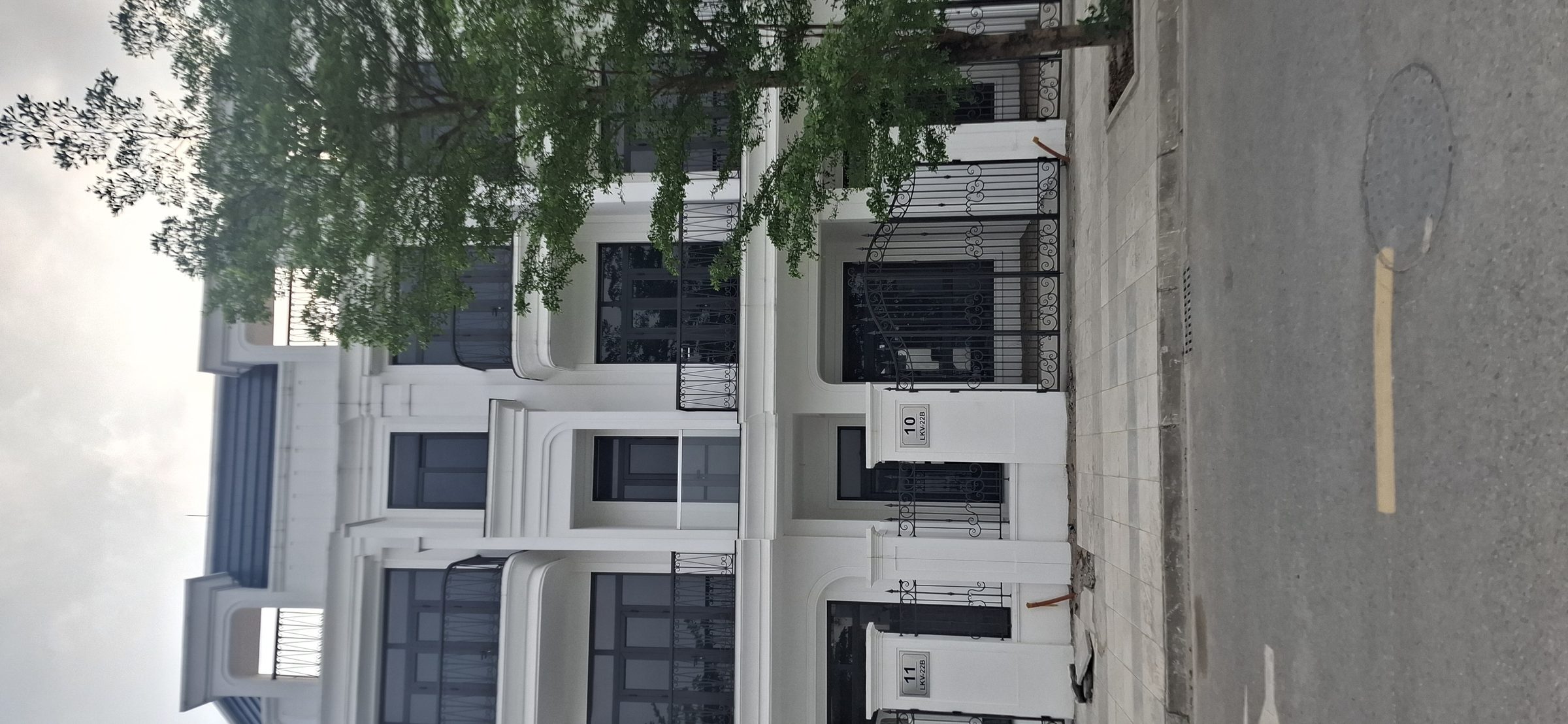 Bán nhà 95m² full thổ cư ngang 5m giá 9.9 tỷ tại Phường Sơn Tây