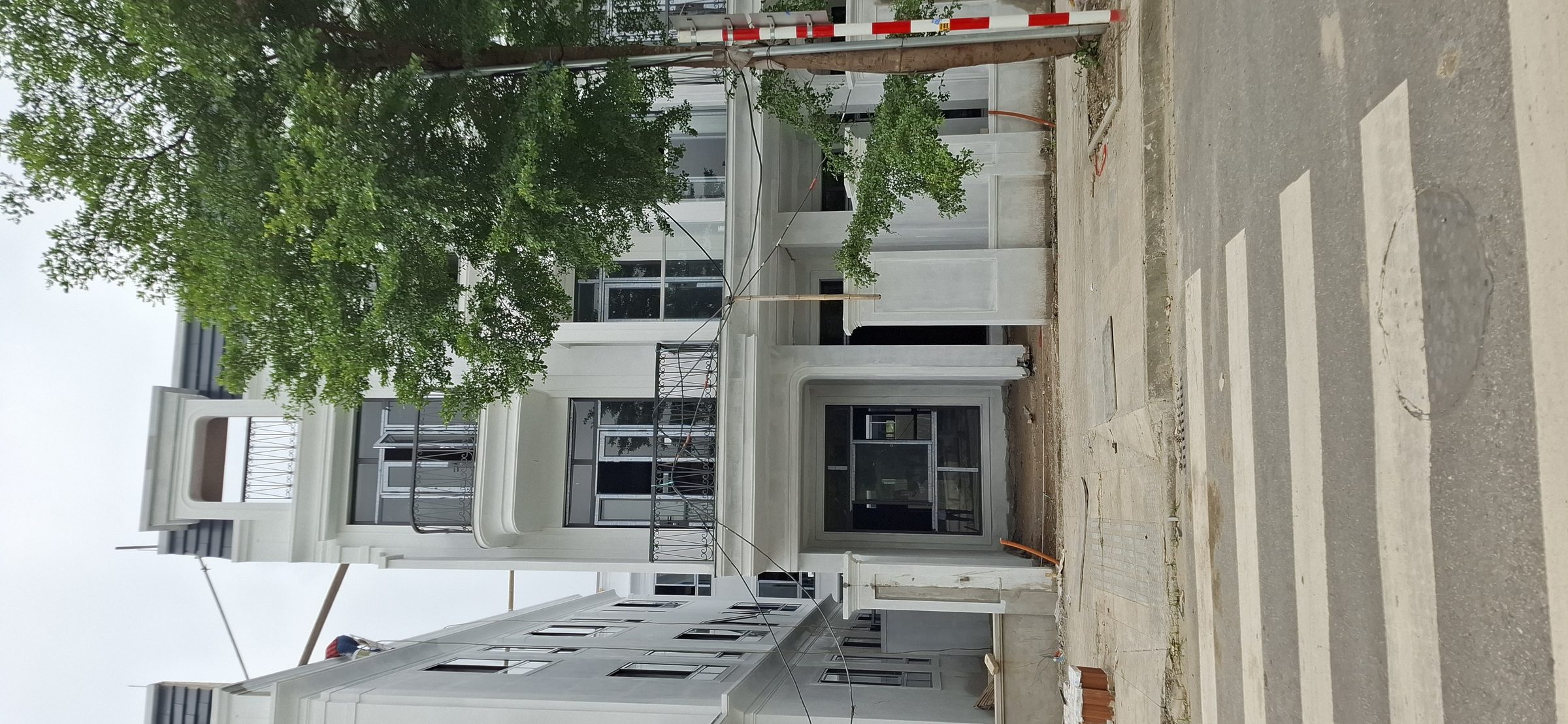 Bán nhà 98.5m² full thổ cư ngang 5m giá 9.3 tỷ tại Phường Sơn Tây