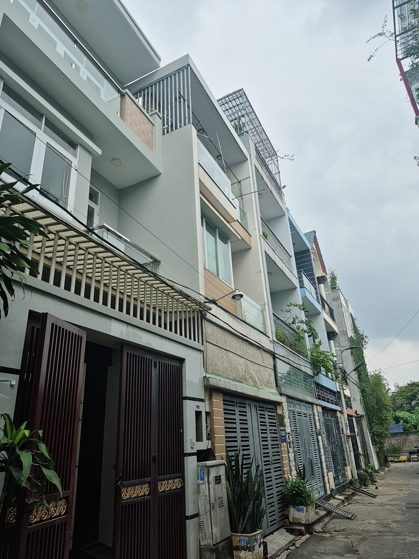 🔥 HÀNG HIẾM CHỢ ĐẦU MỐI THỦ ĐỨC 🔥
🏡 Nhà 3 tầng đúc , DT 60m² - 485 Tỷ
🚘 Xe hơi đỗ cửa
 🛏️ 3PN - 4WC