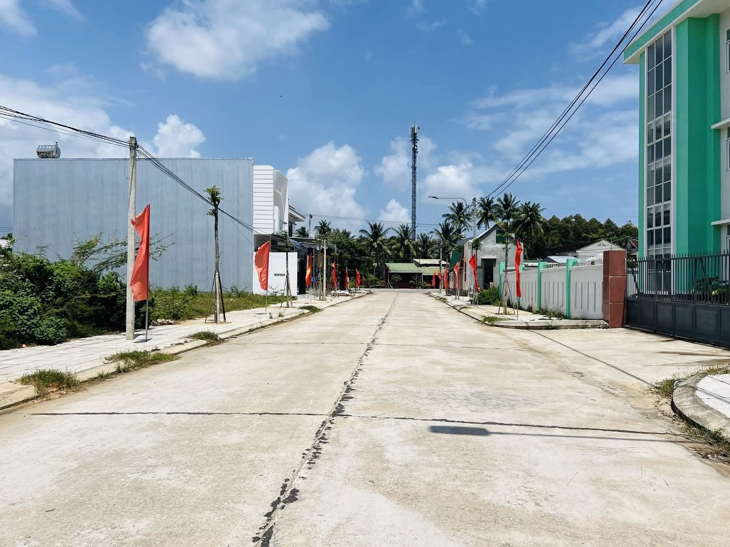 NGAY TRUNG TÂM Y TẾ TAM QUAN, Ở, KINH DOANH DỊCH VỤ Y TẾ ĐỀU THÍCH HỢP, 100M2, GIÁ 1,X TỶ