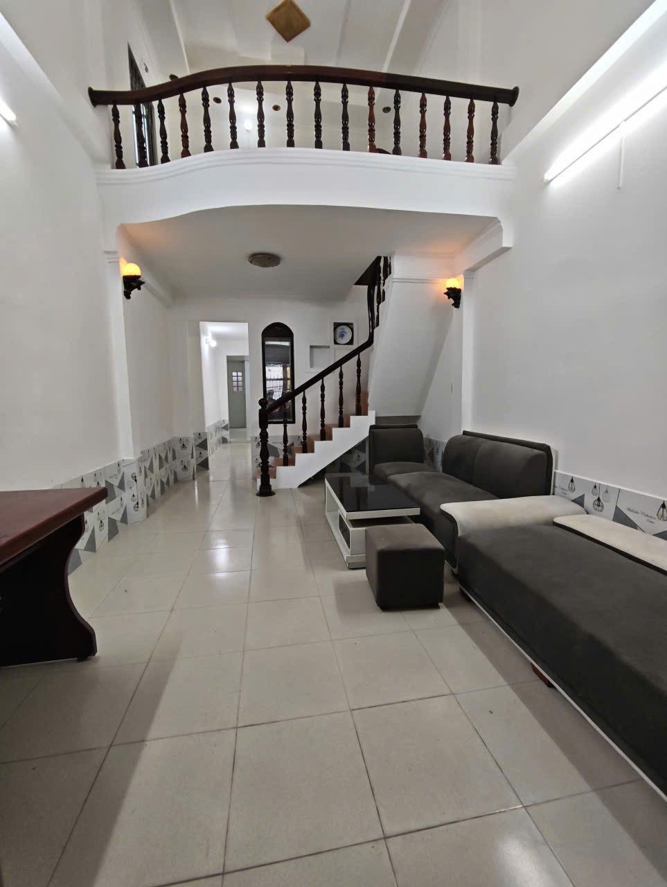 Nhà 3 phòng ngủ – 3 máy lạnh – Gần cầu Quang Trung