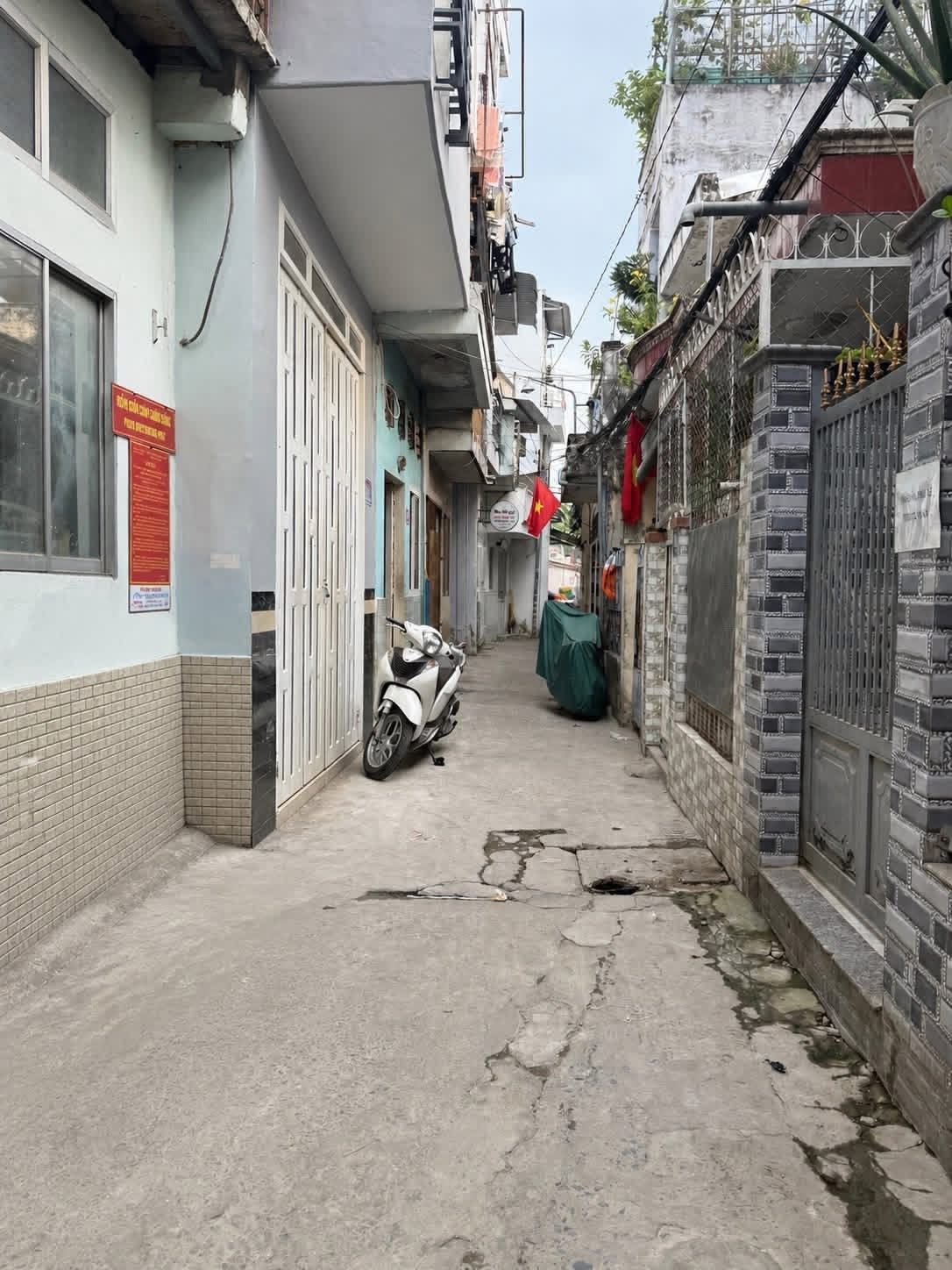 👉Nhà lầu giá rẻ - hẻm thông - trục chính hẻm 130A Nguyễn Thị Minh Khai 
1.49 tỷ (thương lượng)