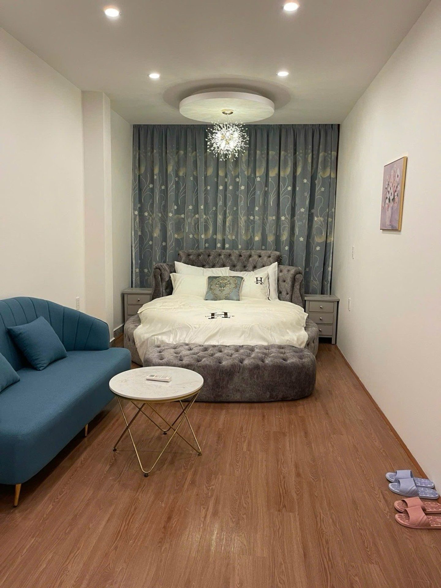 111 Bán CHDV - 8 Tầng Hẻm ôtô Thông, DT: 300m² thổ cư 285m² giá 98 tỷ tại Phường Tân Bình TP. Hồ Chí Minh