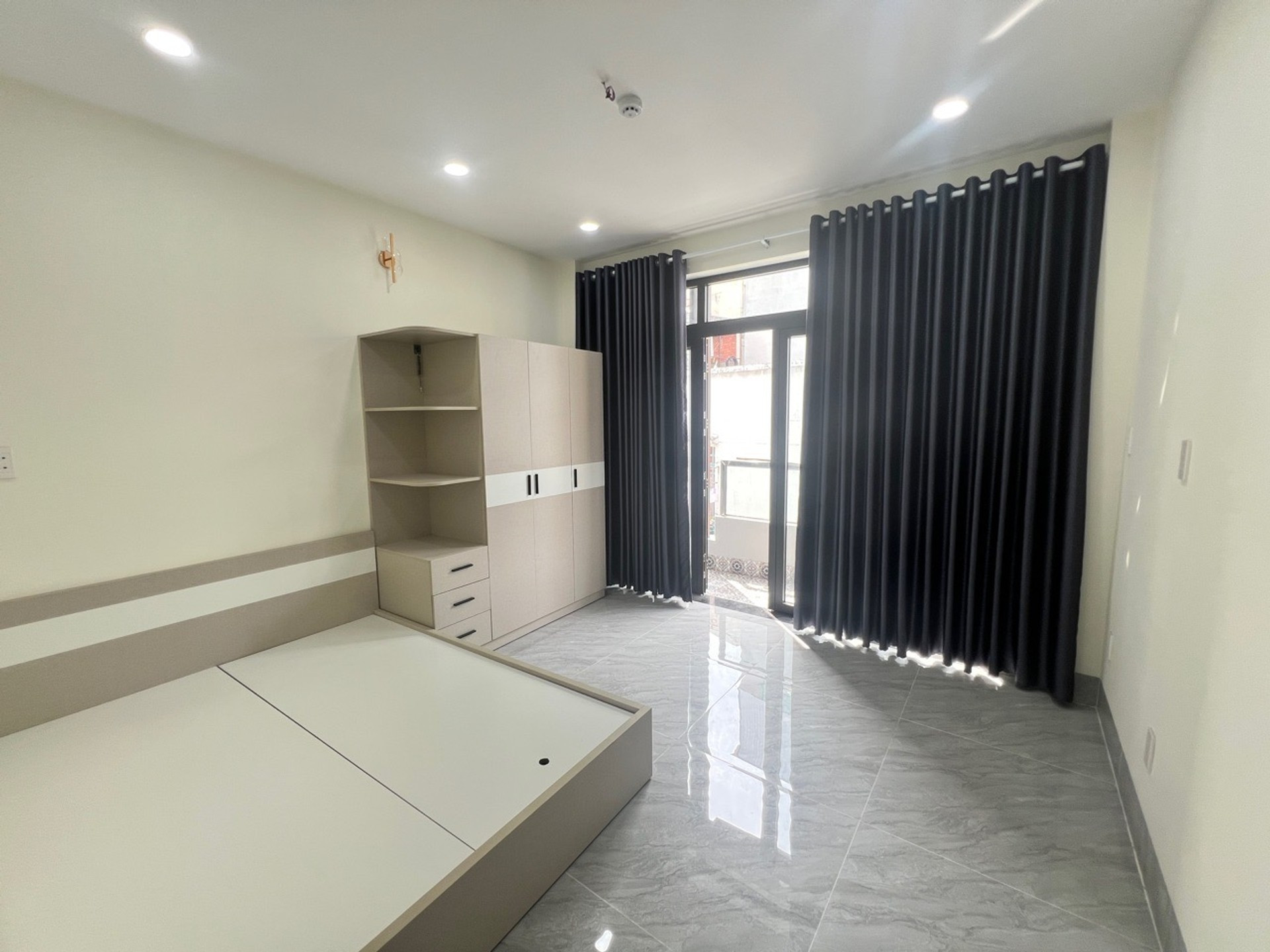 HXH VIP LÊ VĂN SỸ - CHDV MỚI 6 TẦNG SÂN THƯỢNG - 8 PHÒNG FULL NỘI THẤT -  DÒNG TIỀN TỐT ~ 50 TRIỆU/THÁNG - 71M2