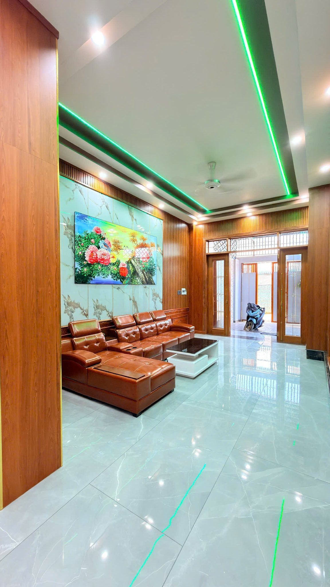 Bán nhà 1trệt 1lầu còn mới 99% cực đẹp ở trung tâm Dĩ An Bình Dương