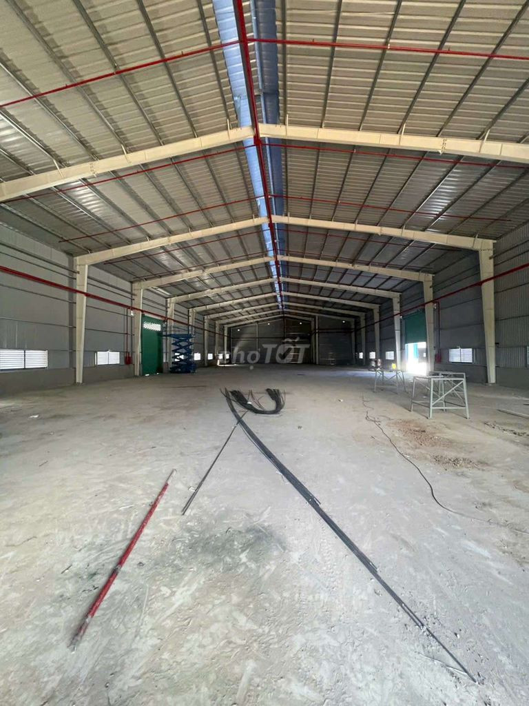 Cho thuê xưởng khuôn viên 11.500m.Nhà xưởng 6600m.Sx đa nghề.Tân Uyên