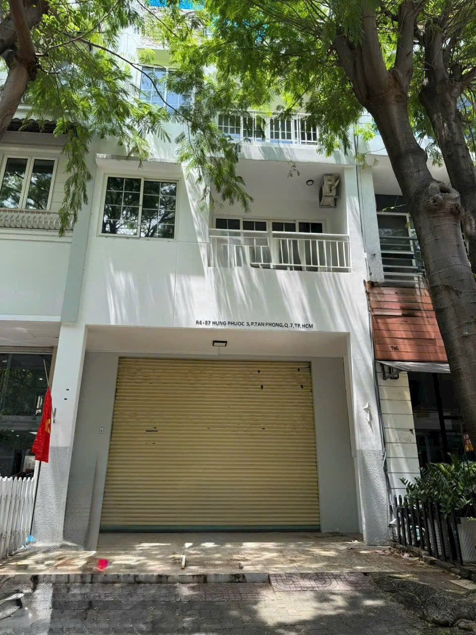 Bán nhà 111m² full thổ cư ngang 6m giá 29.9 tỷ tại Phường Tân Hưng