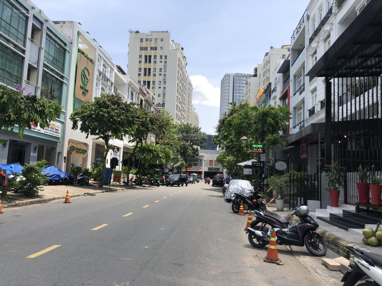Bán nhà 111m² ngang 6m giá 30 tỷ.Khu cao cấp Phú Mỹ Hưng. Quân 7