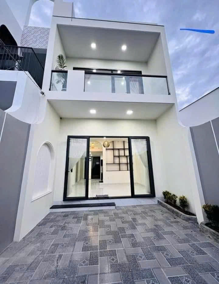 Cần bán gấp nhà 1 trệt 1 lầu, 3 phòng Ngủ,2Wc, 50m2 tại Lê văn Lương, Quận 7 ( cũ), Tân Hưng,HCM (mới ). Liên hệ: 0559371035 gặp Bảo Ngọc