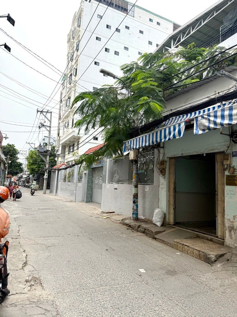 QUẬN 7. MẶT TIỀN HẺM XE HƠI THÔNG - LÂM VĂN BÊN - 3 TẦNG - NỞ HẬU -DT 51M2 -HOÀN CÔNG CHUẨN - GIÁ 8.95 T