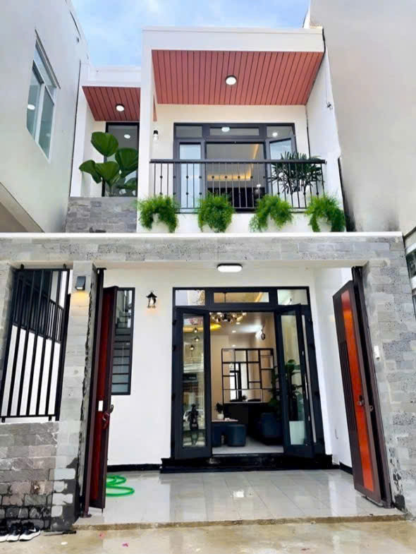 Còn 1 căn duy nhất tọa lạc tại cây xăng 75 đồng khởi biên hòa