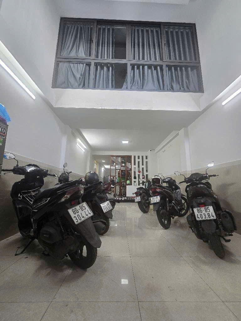 Bán nhà 5 tầng ngay chợ Tân Mỹ; DTSD 300m2; thu nhập 360tr/năm; pháp lý chuẩn