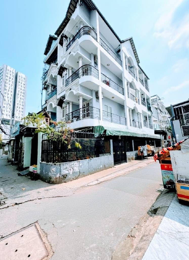 Nhà phố 4 tầng (vinfast 3 vivu); căn góc hẻm 1/ cách MT 35m; 104m2 7PN