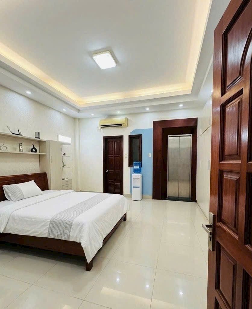 SIU PHẨM 6TẦNG BTCT - THANG MÁY - VỪA Ở VỪA KDOANH (353)
– 5x19 NGANG HIẾM - GẦN CHỢ TÂN HƯƠNG - AEON, FULL NỘI THẤT CAO CẤP. 14T. 

📞 Liên hệ xem ngay: 0902 106 911.