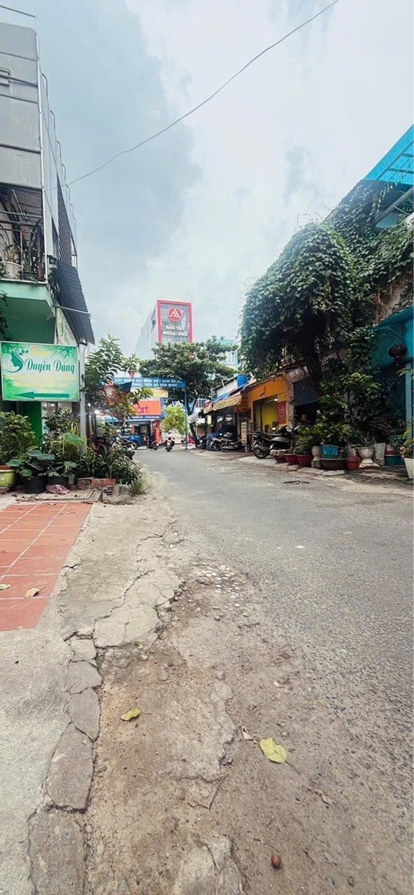 MTKD  NGAY GÒ DẦU, CẦU XÉO - SÁT NGÃ 4 - NGANG HƠN 4M, SỔ ĐẸP, HẾT LG - GIÁ TỐT - HƠN 11T XÍU