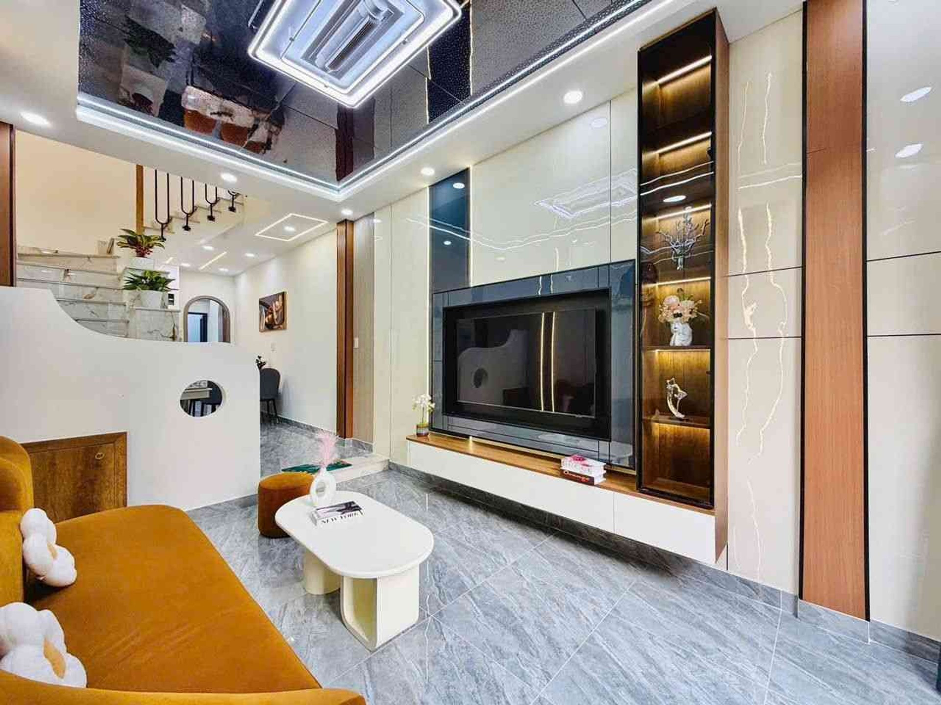 Bán nhà mới ở ngay Hoàng Bật Đạt - 42m2 - Chợ Phạm Văn Bạch - 5x tỷ