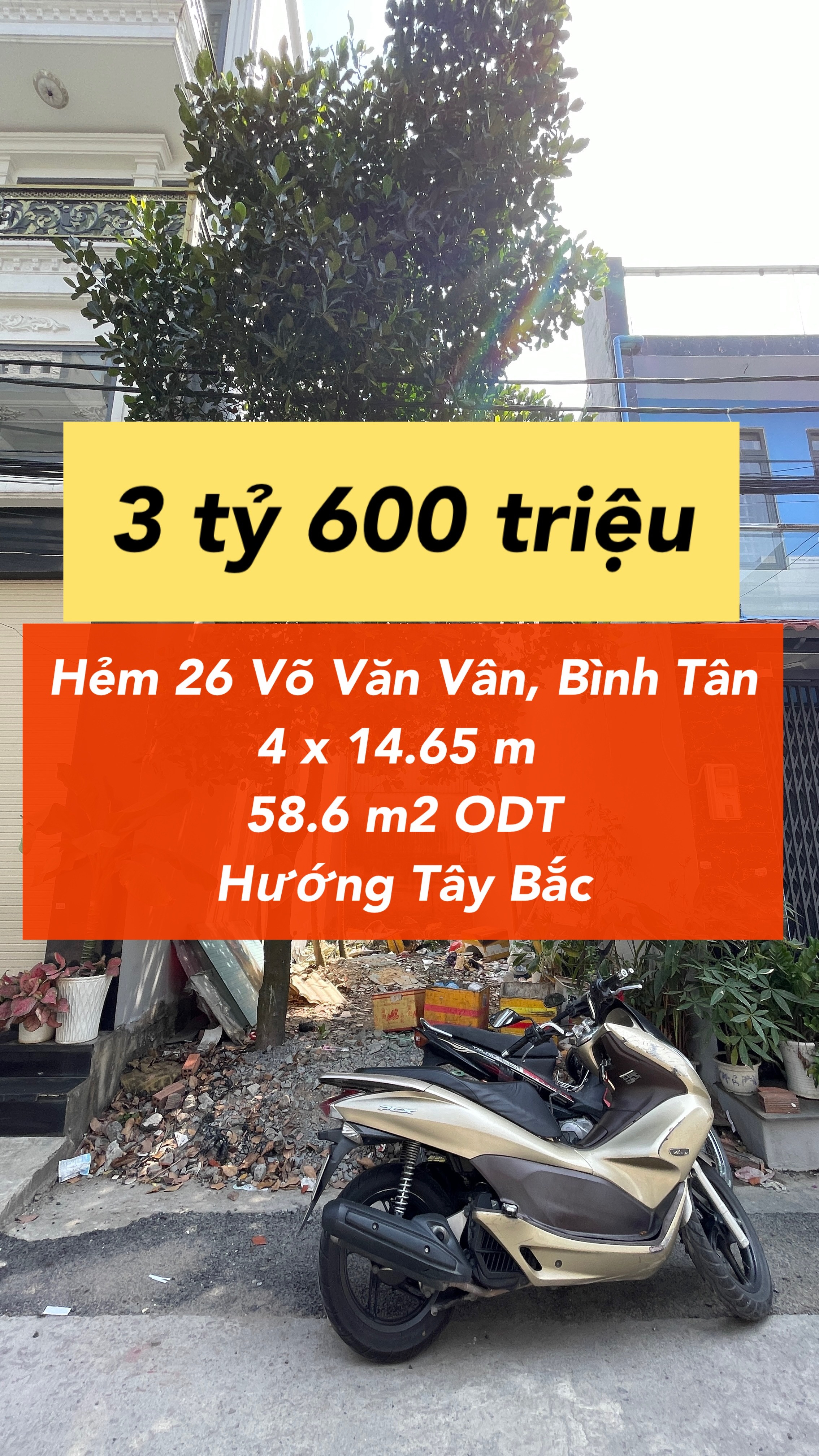 Đất đường nhựa thông xe tải chạy Võ Văn Vân