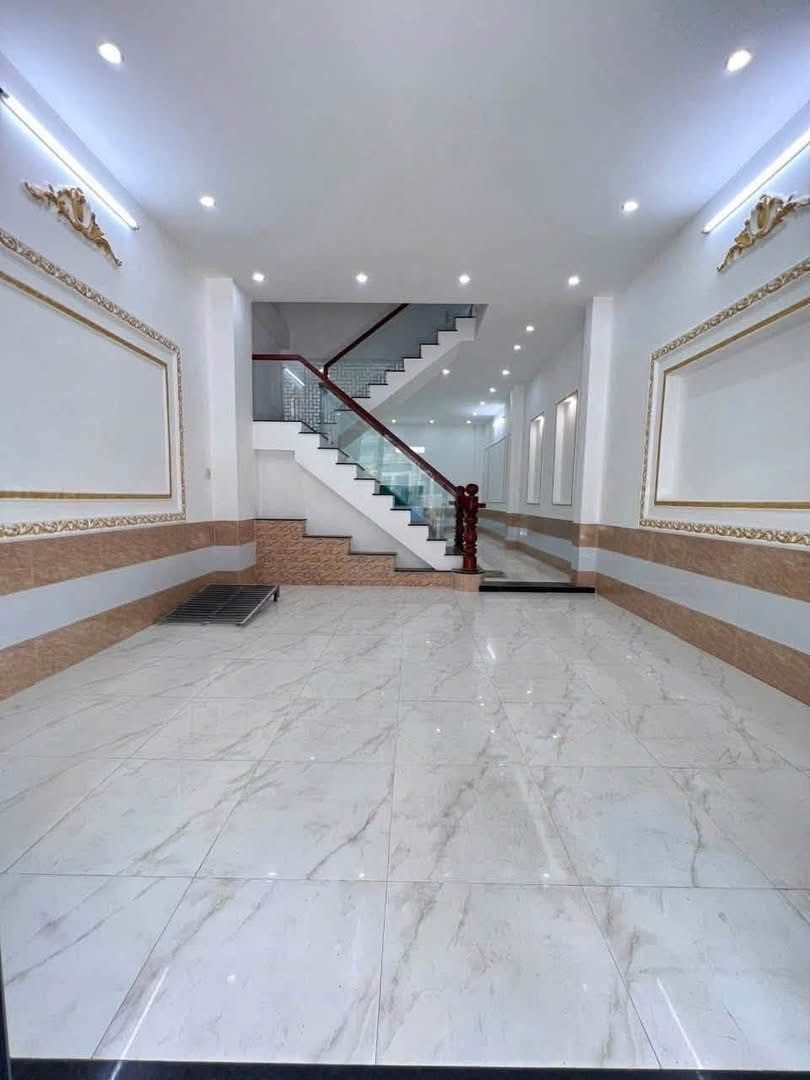 Nhà tốt chốt ngay DT 80m2 SHR sang tên ngay, giá chỉ 2T540,