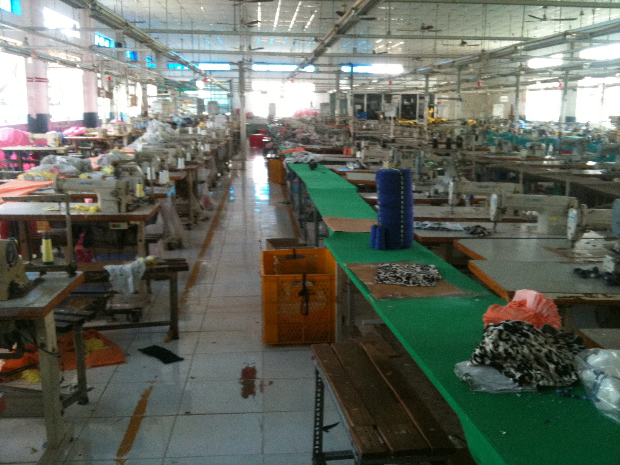 CHO THUÊ XƯỞNG MAY PHƯỜNG TÂN THỚI NHÂT QUẬN 12 DT: 4000M GIÁ 270 TRIÊU LH: 0944977229