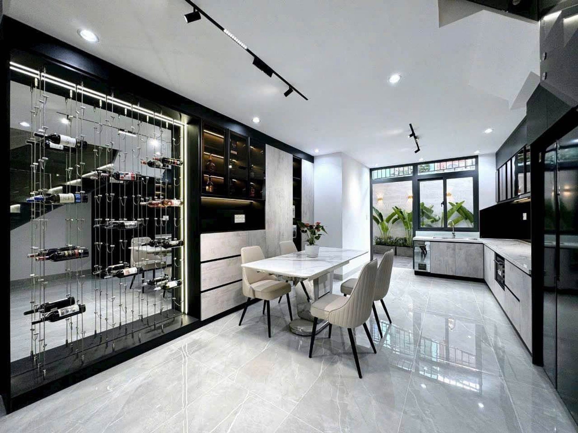BÁN GẤP NHÀ 3 TẦNG 72M² - NỞ HẬU 5M - TẶNG NỘI THẤT CAO CẤP - GIÁ CỰC TỐT
