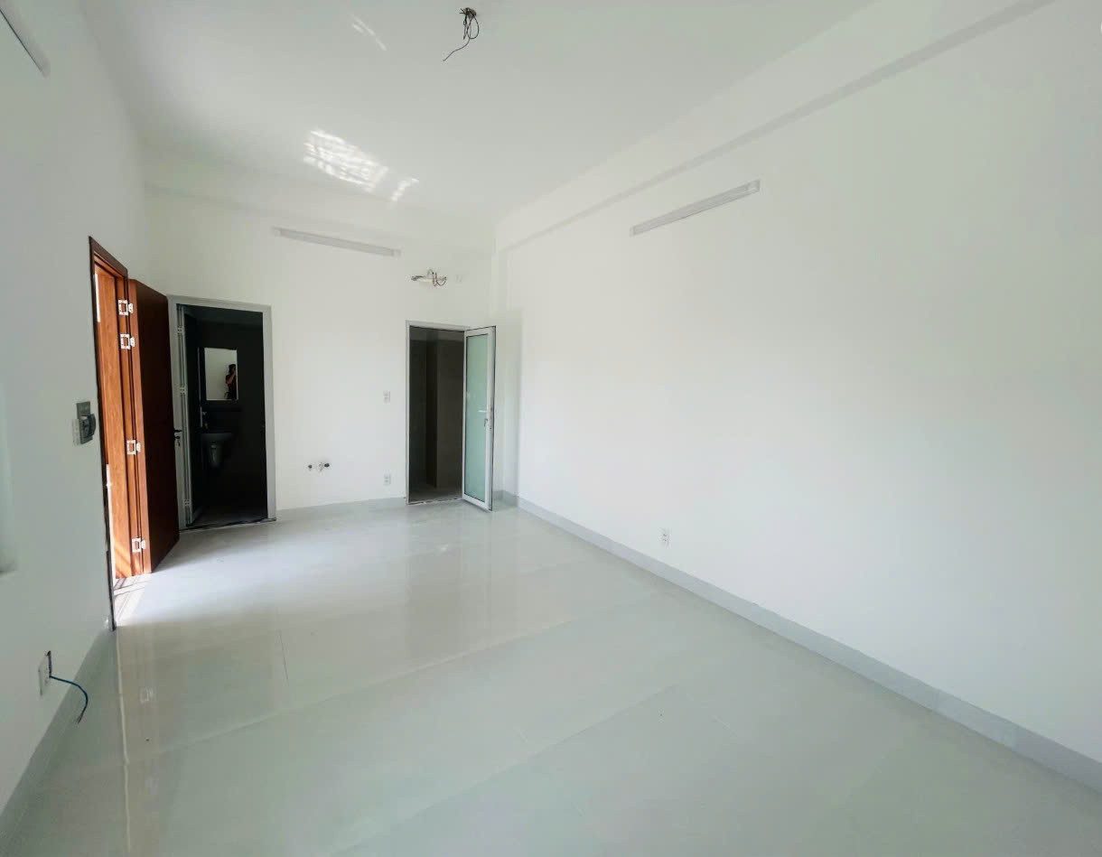 BDS HVL NC Cho thuê nhà 3 tầng + sân thượng Mặt tiền đường Đình Phong Phú,  phường Tăng Nhơn Phú B, Q9